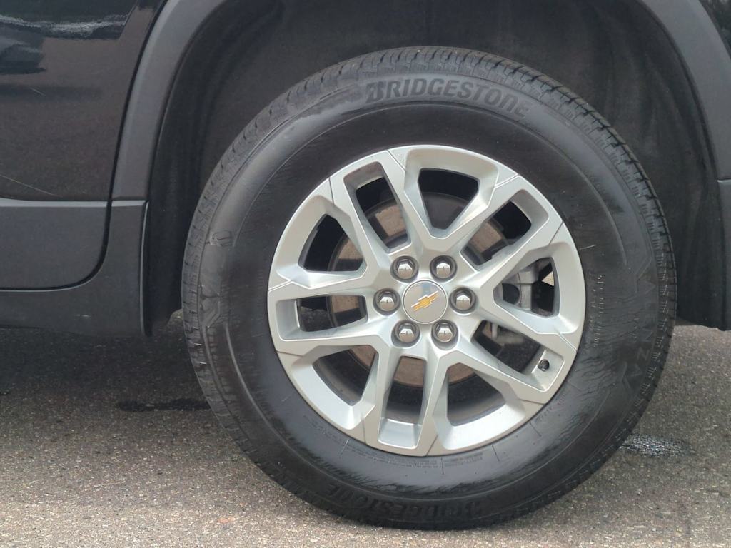 Thumbnail: 2023 Chevrolet Traverse - 8