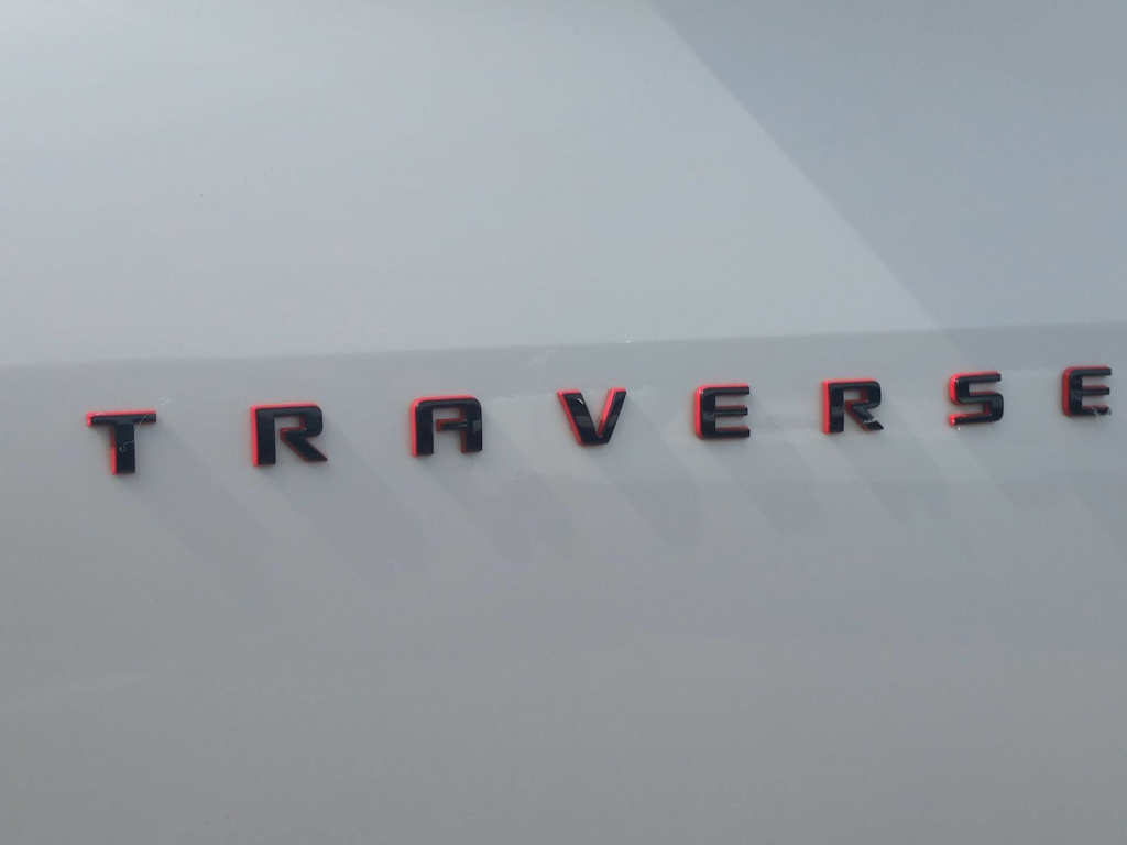 Thumbnail: 2021 Chevrolet Traverse - 24