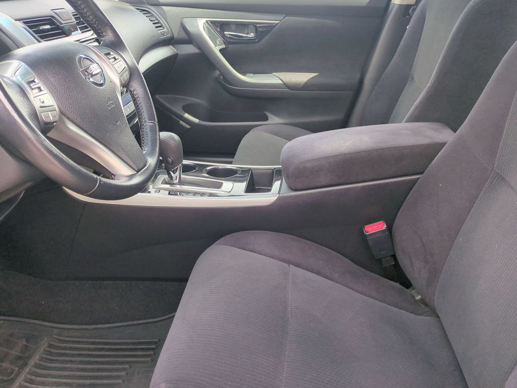Thumbnail: 2013 Nissan Altima - 9