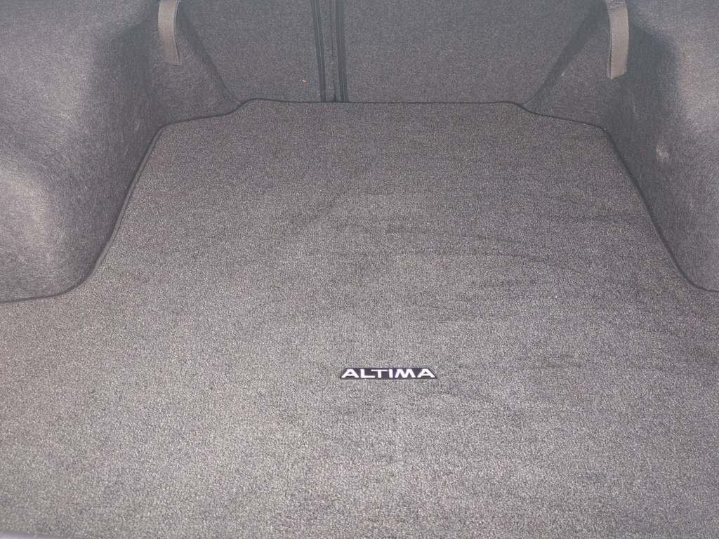 Thumbnail: 2013 Nissan Altima - 16