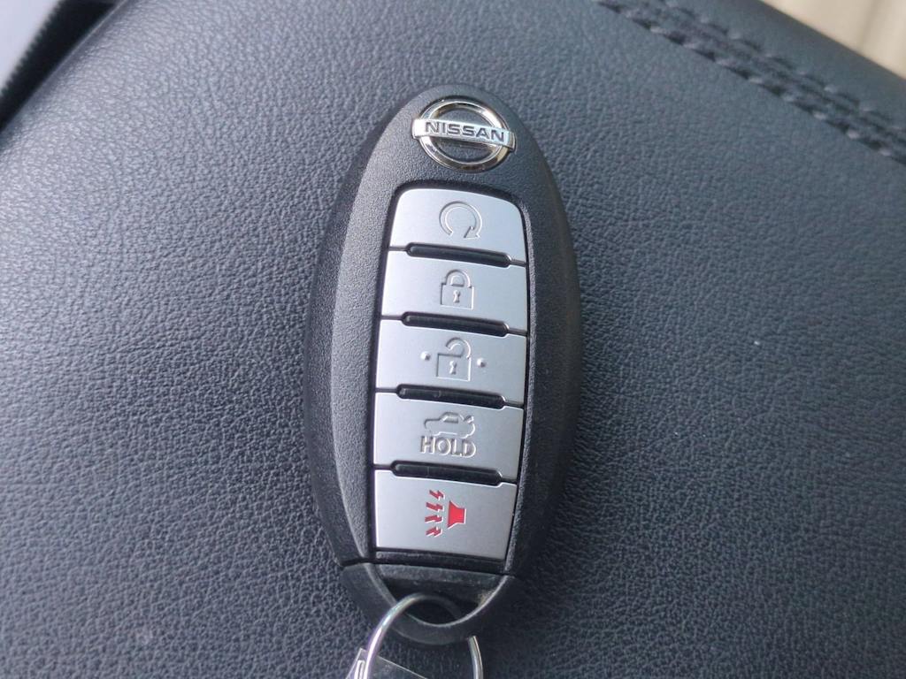 Thumbnail: 2013 Nissan Altima - 17