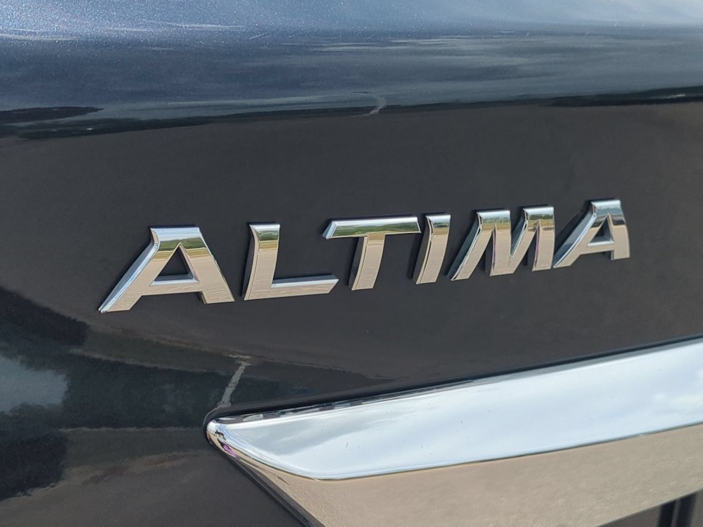 Thumbnail: 2013 Nissan Altima - 25