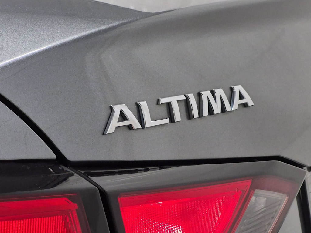 Thumbnail: 2022 Nissan Altima - 25