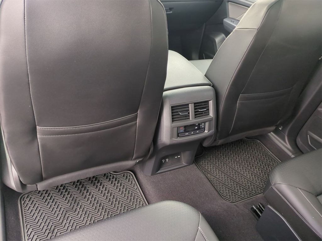 Thumbnail: 2021 Volkswagen Atlas - 26