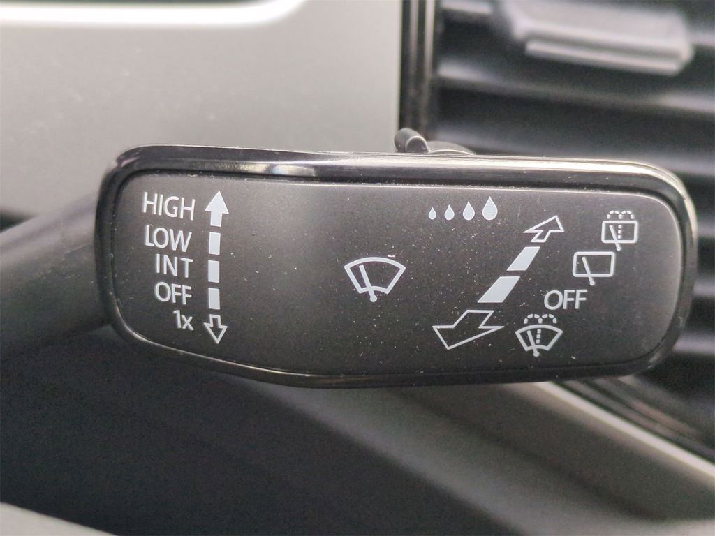 Thumbnail: 2021 Volkswagen Atlas - 33