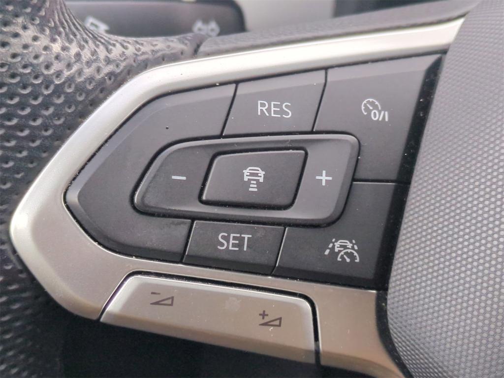 Thumbnail: 2021 Volkswagen Atlas - 31