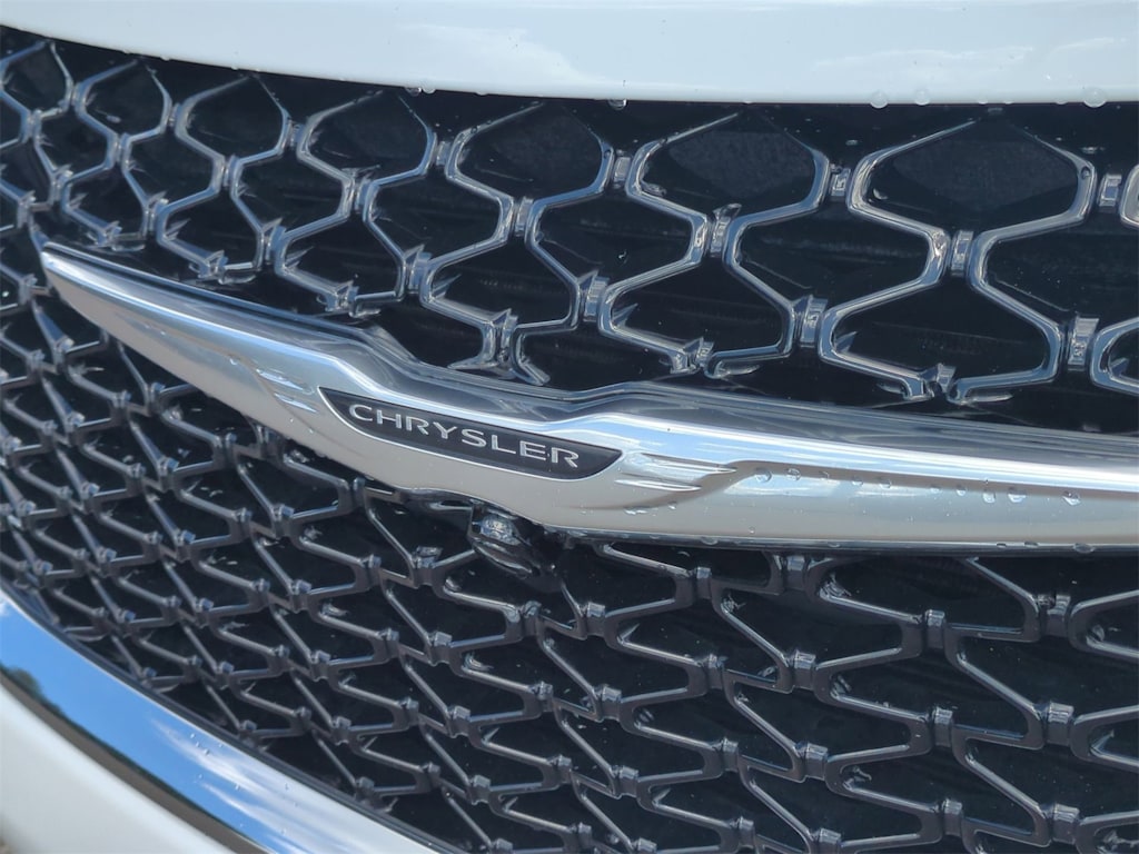 Thumbnail: 2024 Chrysler Pacifica - 7