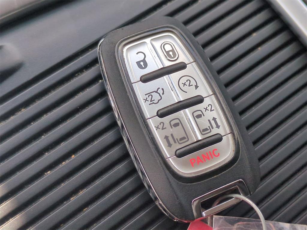 Thumbnail: 2024 Chrysler Pacifica - 16