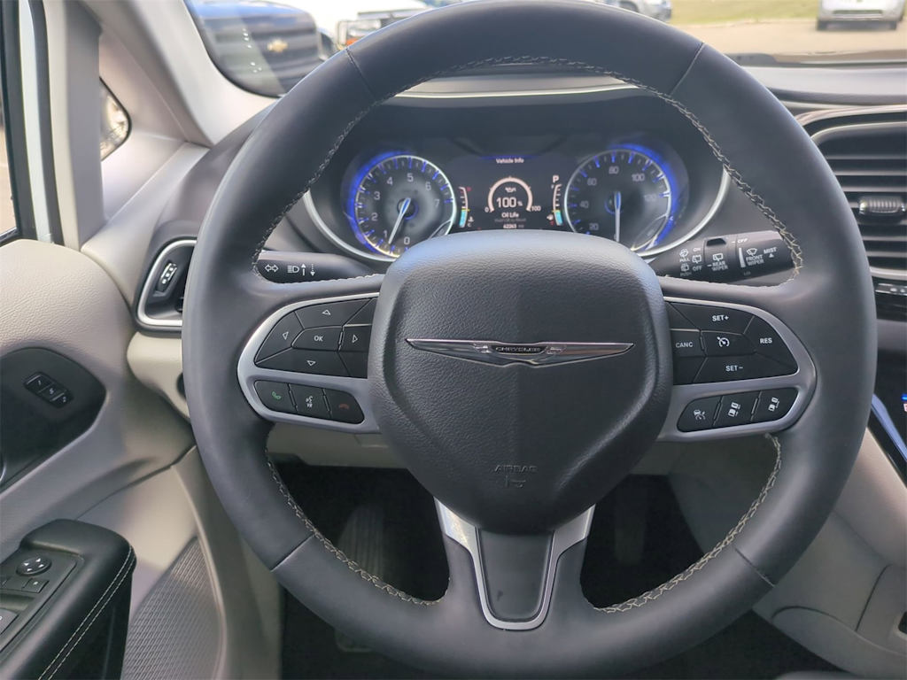 Thumbnail: 2024 Chrysler Pacifica - 13