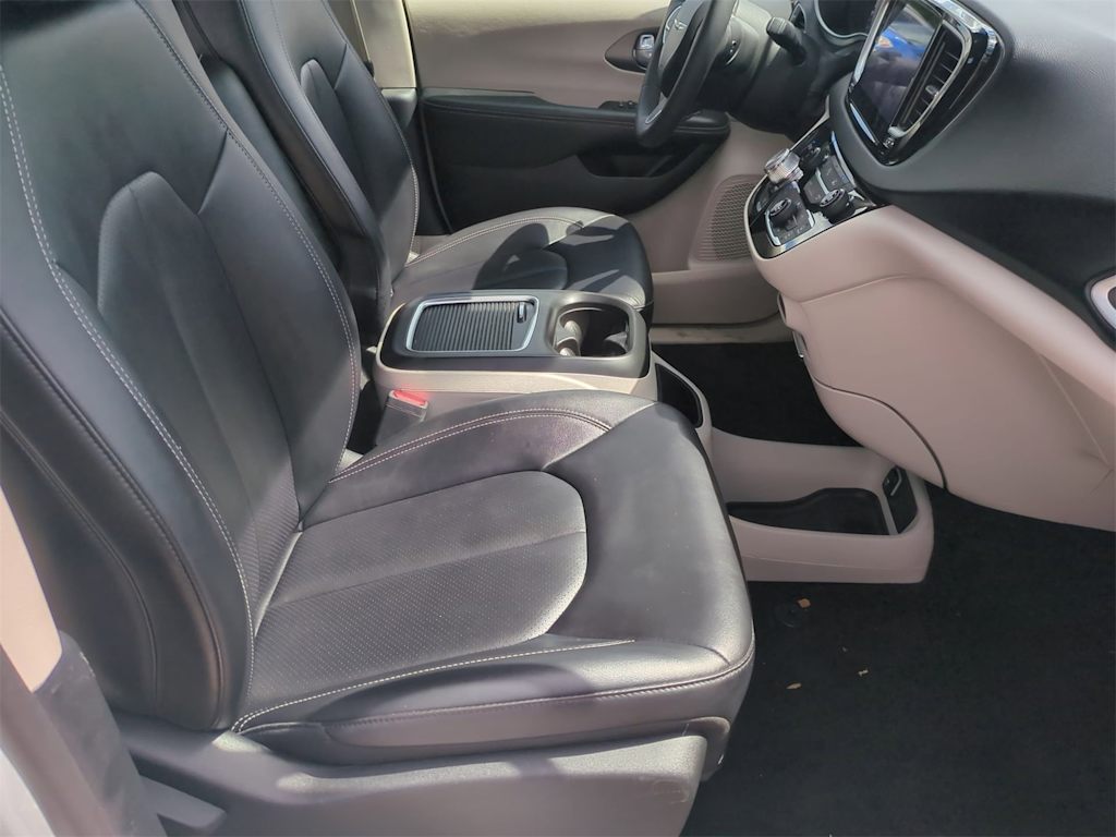 Thumbnail: 2024 Chrysler Pacifica - 11