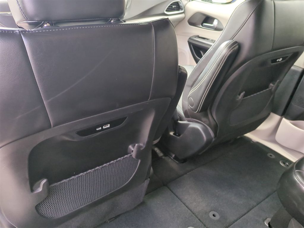 Thumbnail: 2024 Chrysler Pacifica - 12