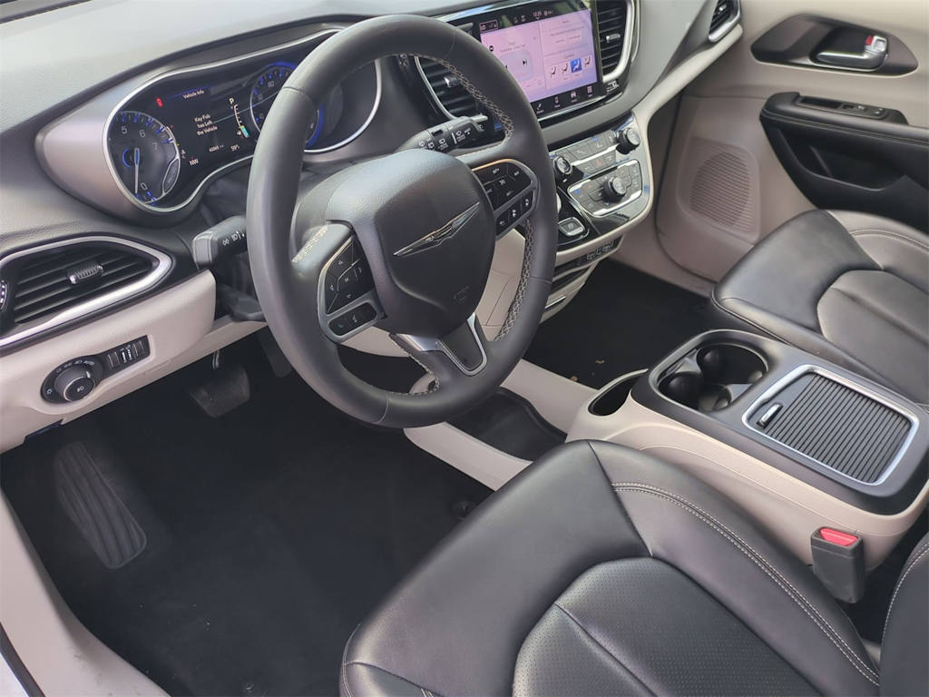 Thumbnail: 2024 Chrysler Pacifica - 2