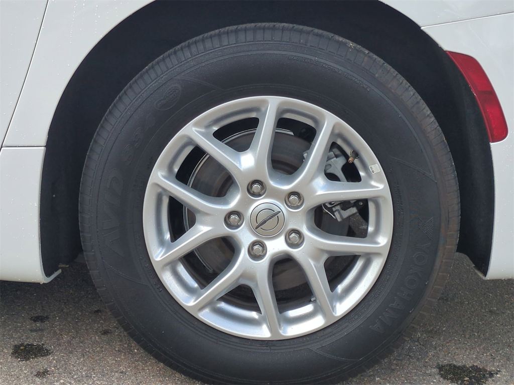 Thumbnail: 2024 Chrysler Pacifica - 8