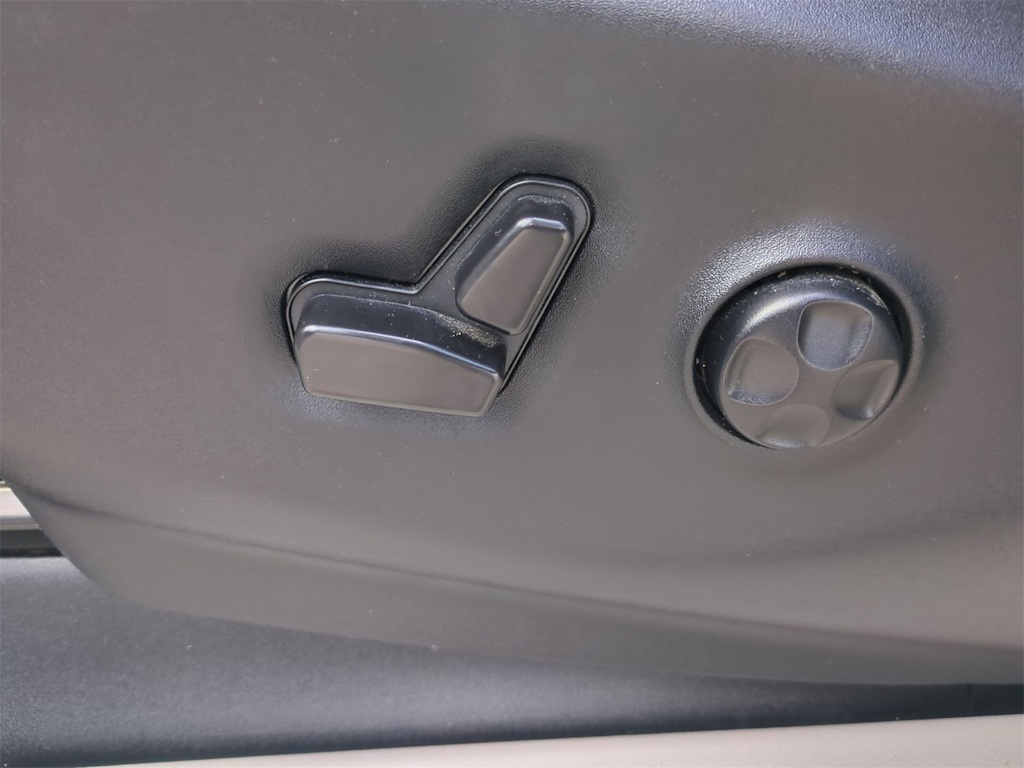 Thumbnail: 2024 Chrysler Pacifica - 24