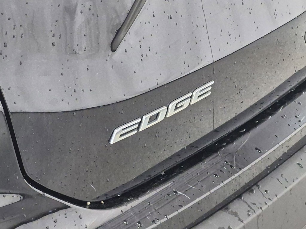 Thumbnail: 2020 Ford Edge - 32
