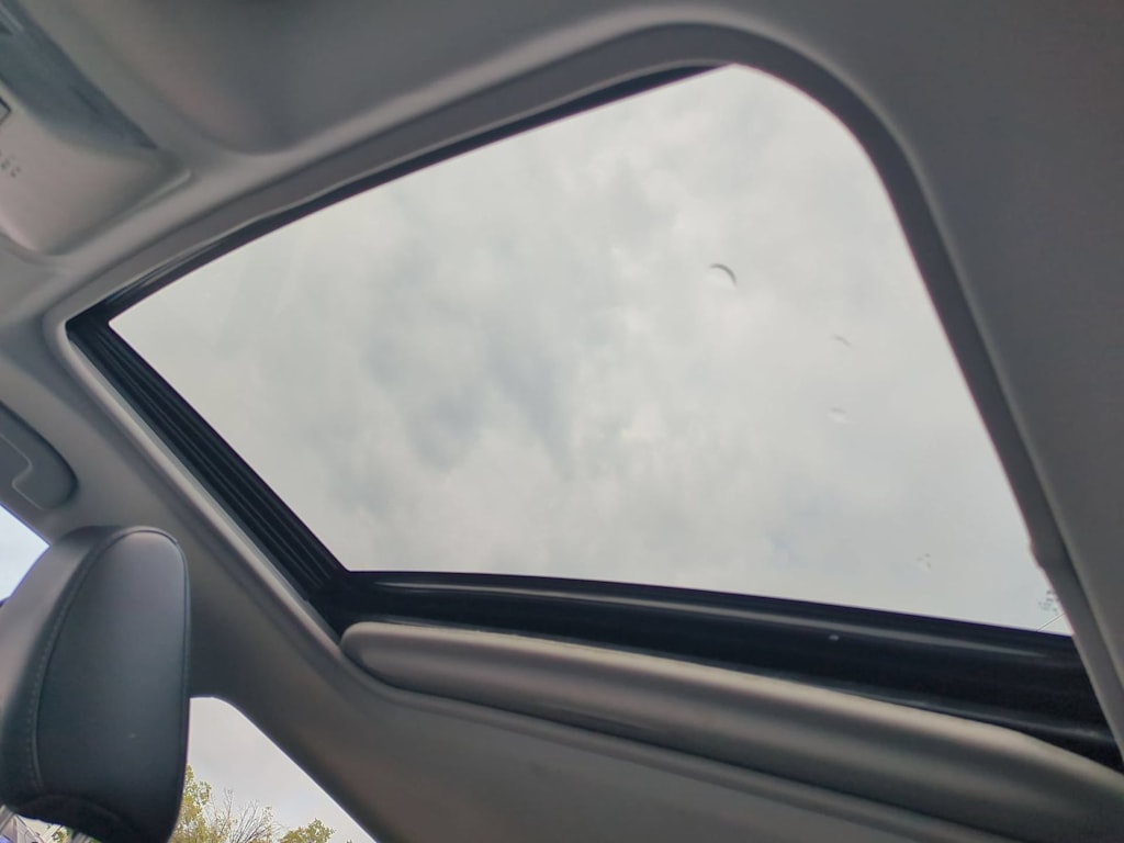 Thumbnail: 2021 Toyota RAV4 - 28