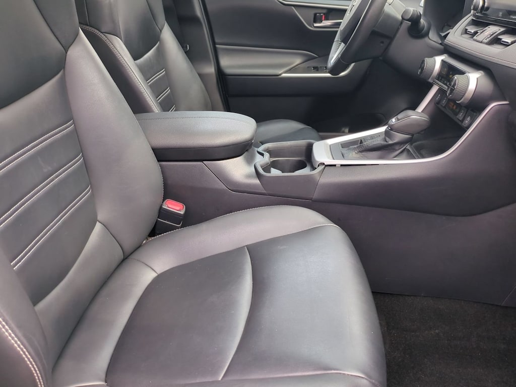 Thumbnail: 2021 Toyota RAV4 - 11