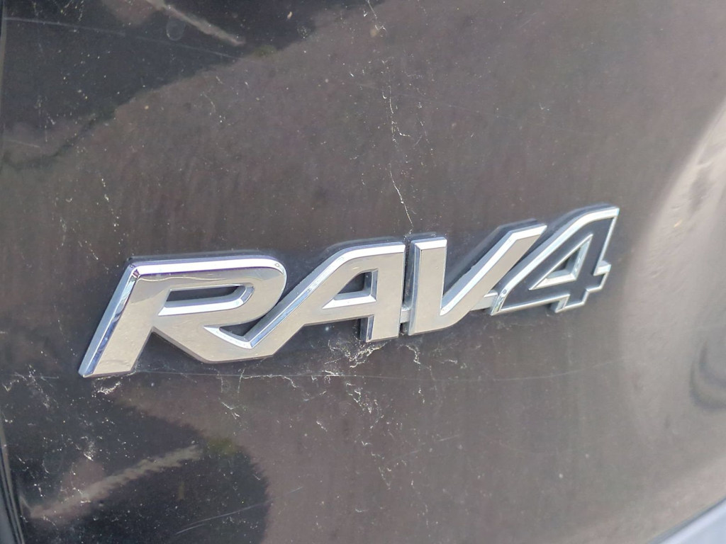 Thumbnail: 2021 Toyota RAV4 - 25