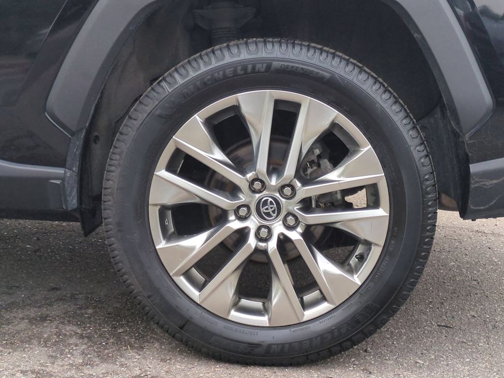 Thumbnail: 2021 Toyota RAV4 - 8