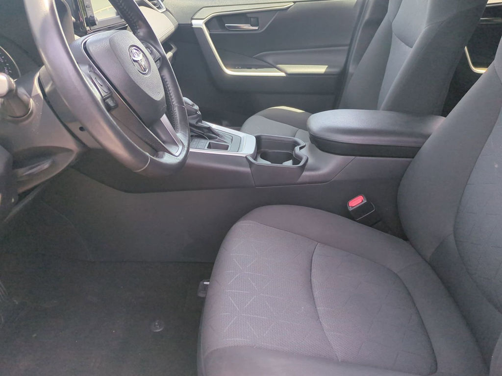 Thumbnail: 2019 Toyota RAV4 - 10