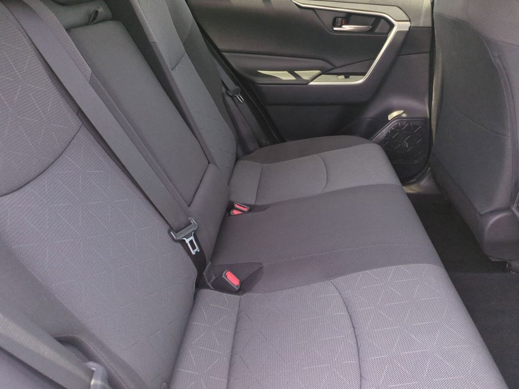 Thumbnail: 2019 Toyota RAV4 - 29
