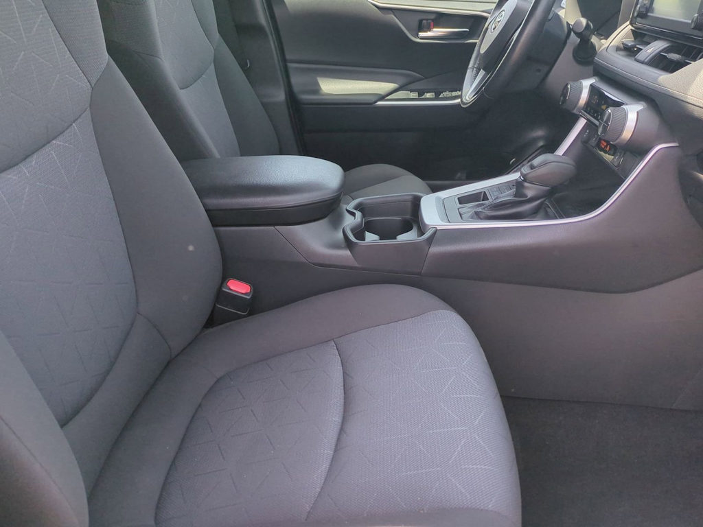 Thumbnail: 2019 Toyota RAV4 - 11