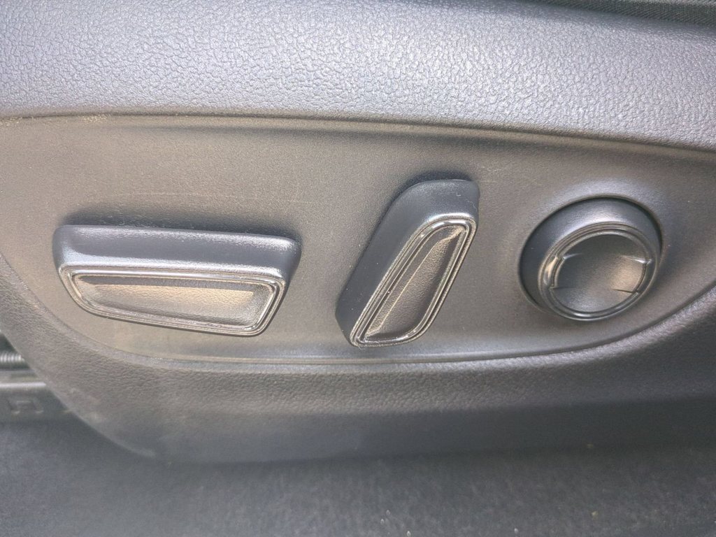 Thumbnail: 2019 Toyota RAV4 - 26
