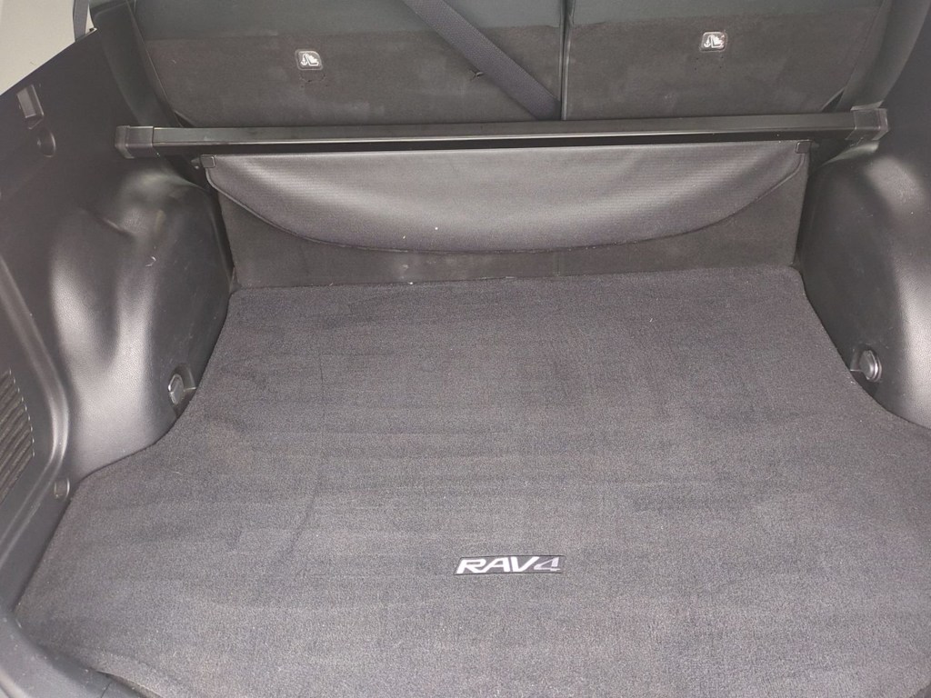 Thumbnail: 2013 Toyota RAV4 - 16