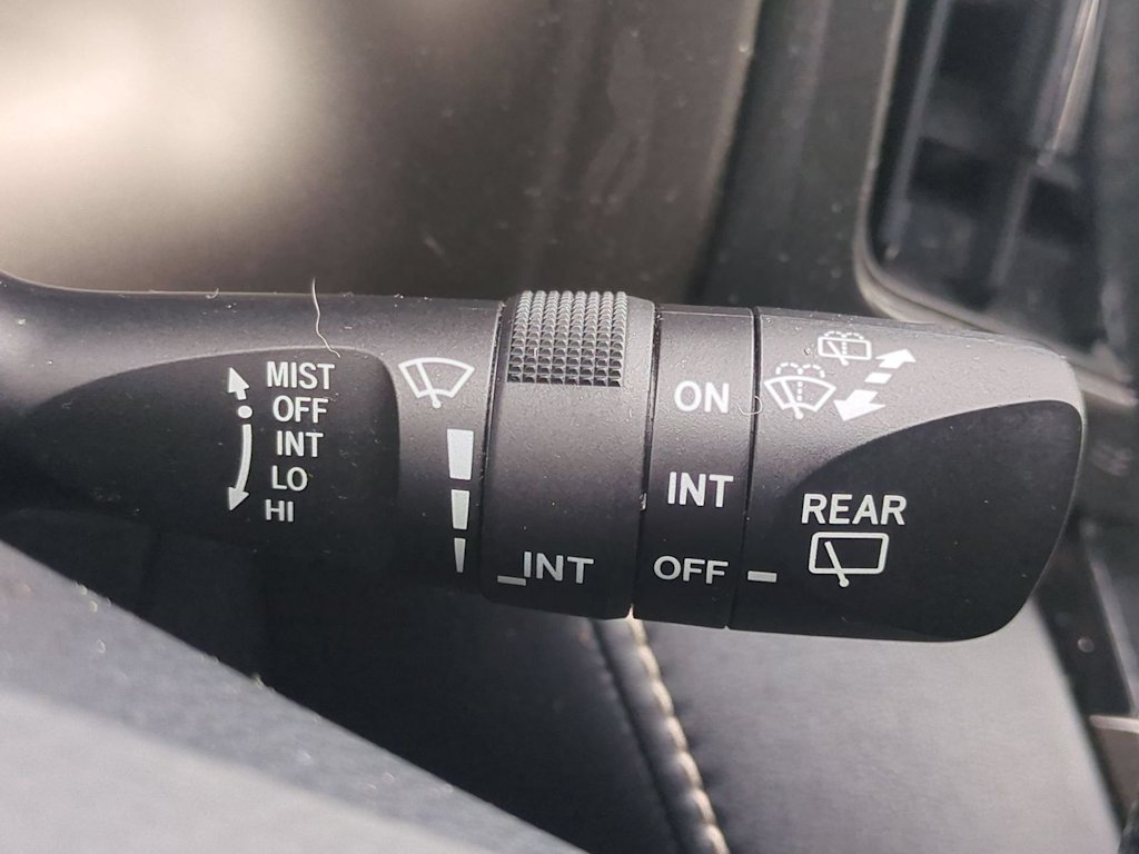Thumbnail: 2013 Toyota RAV4 - 32