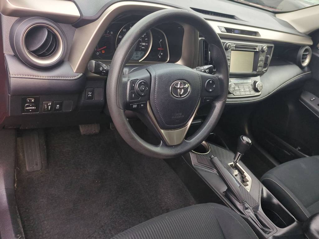 Thumbnail: 2013 Toyota RAV4 - 9