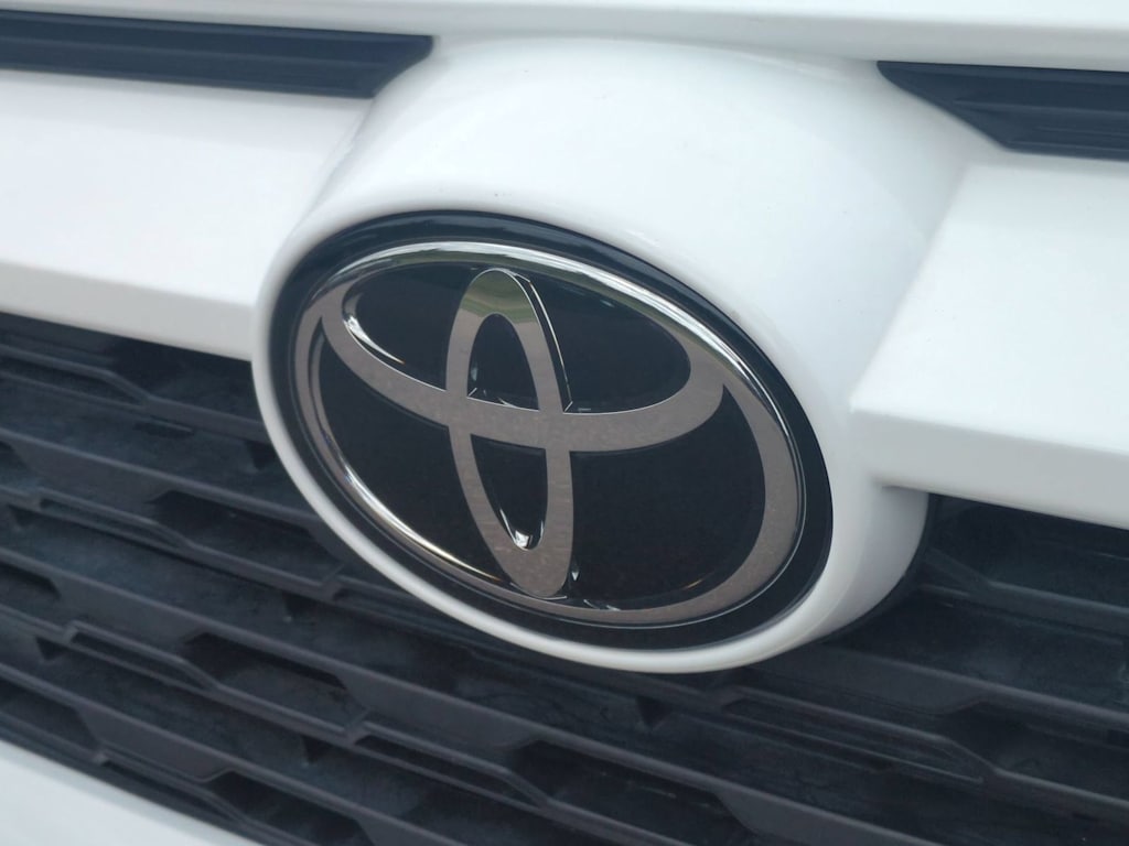 Thumbnail: 2025 Toyota RAV4 - 7