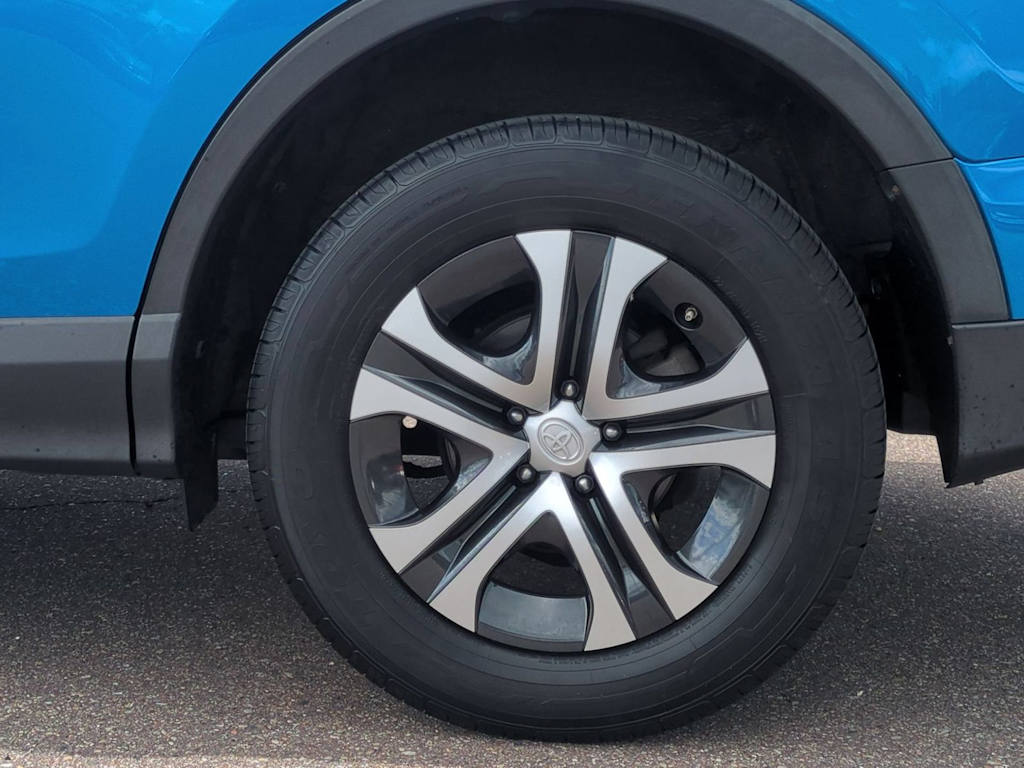 Thumbnail: 2017 Toyota RAV4 - 8
