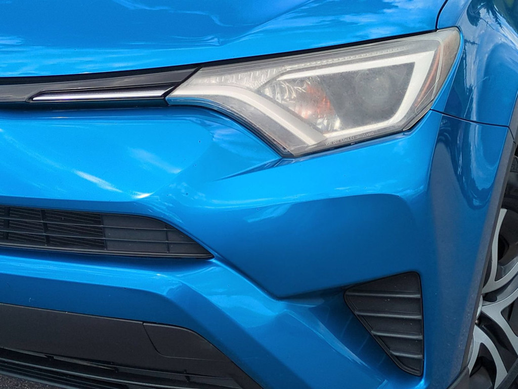 Thumbnail: 2017 Toyota RAV4 - 24