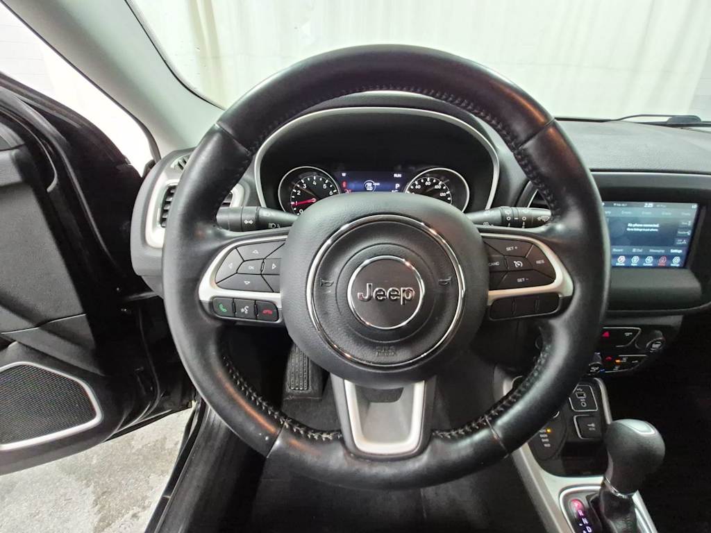 Thumbnail: 2018 Jeep Compass - 13