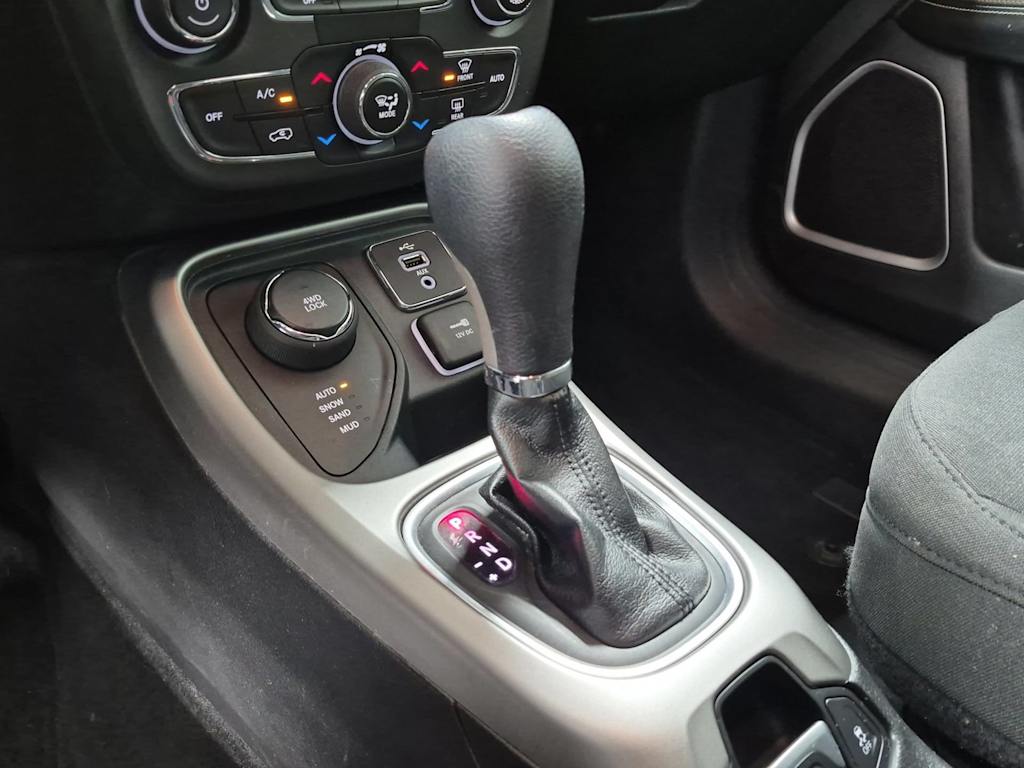 Thumbnail: 2018 Jeep Compass - 15