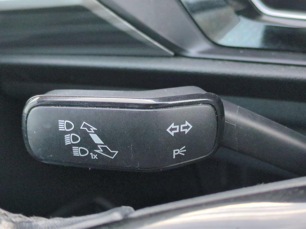 Thumbnail: 2019 Volkswagen Jetta - 32