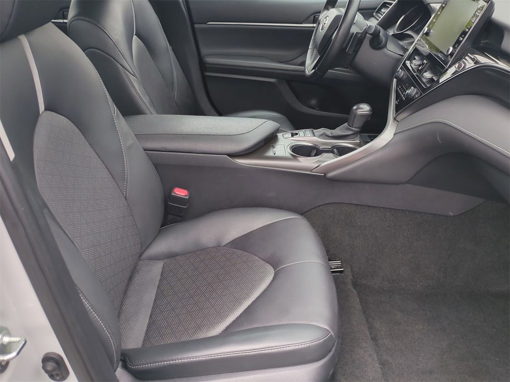 Thumbnail: 2023 Toyota Camry - 10