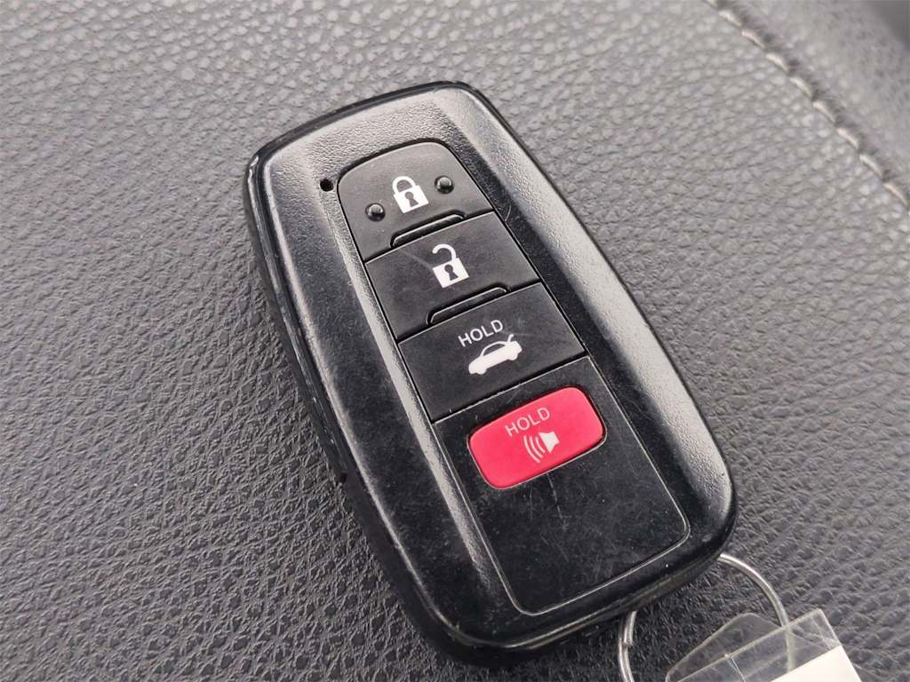 Thumbnail: 2023 Toyota Camry - 17