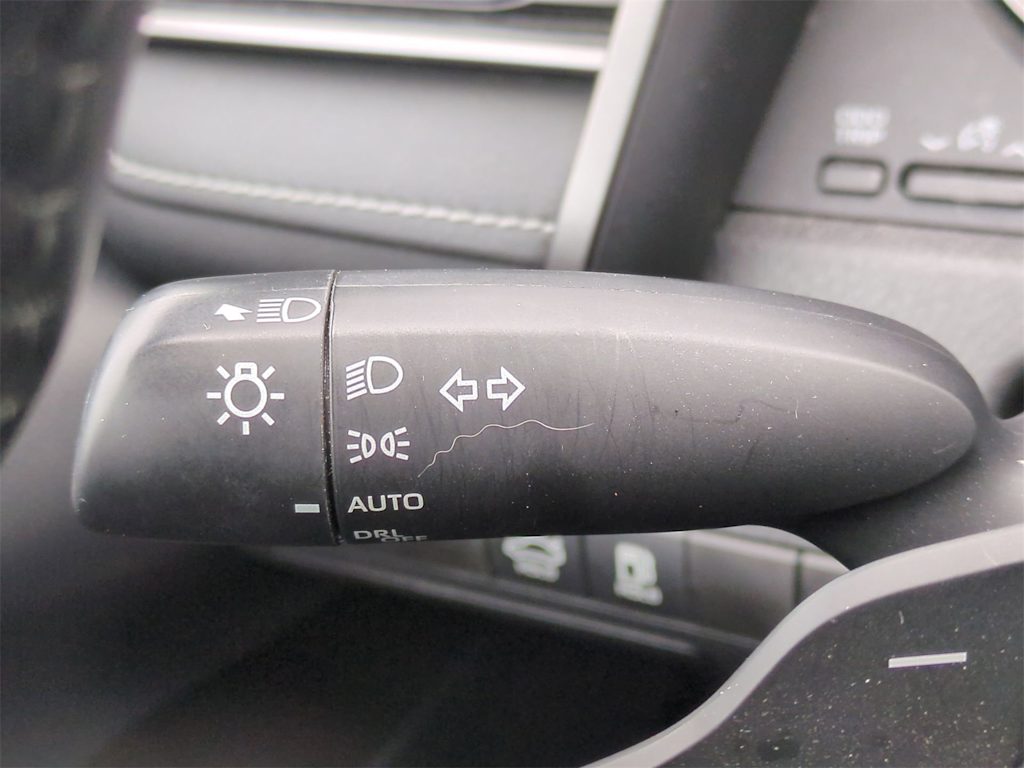 Thumbnail: 2023 Toyota Camry - 32