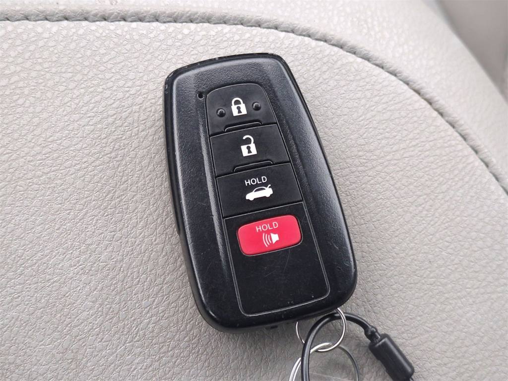 Thumbnail: 2023 Toyota Camry - 18