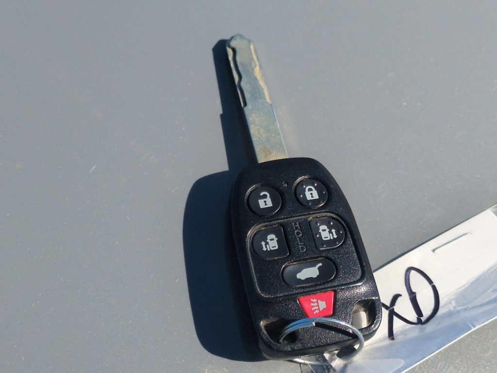 Thumbnail: 2012 Honda Odyssey - 16