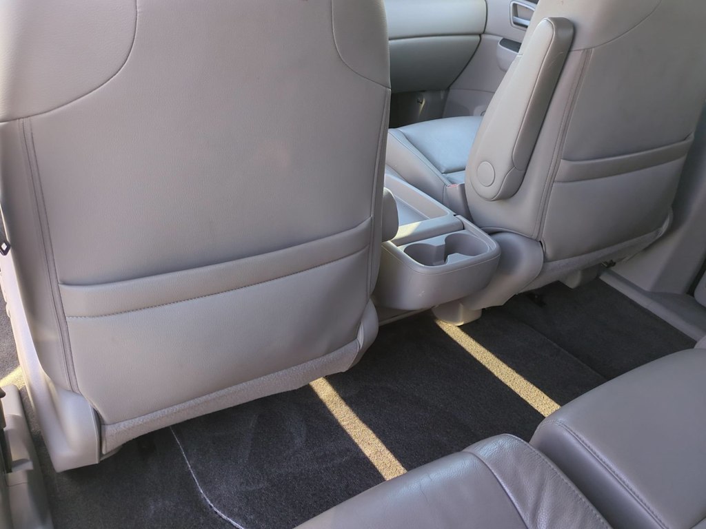 Thumbnail: 2012 Honda Odyssey - 25