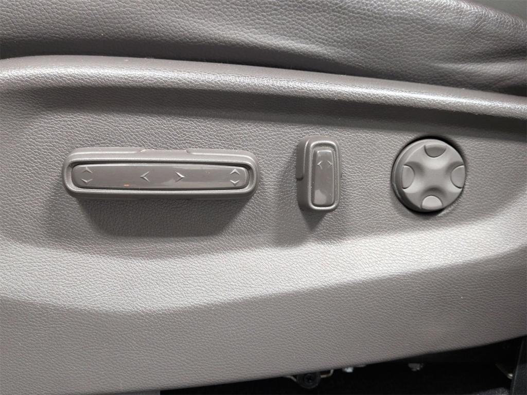 Thumbnail: 2023 Honda Odyssey - 27