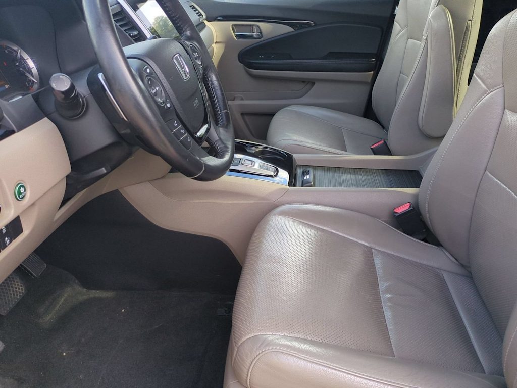 Thumbnail: 2016 Honda Pilot - 10