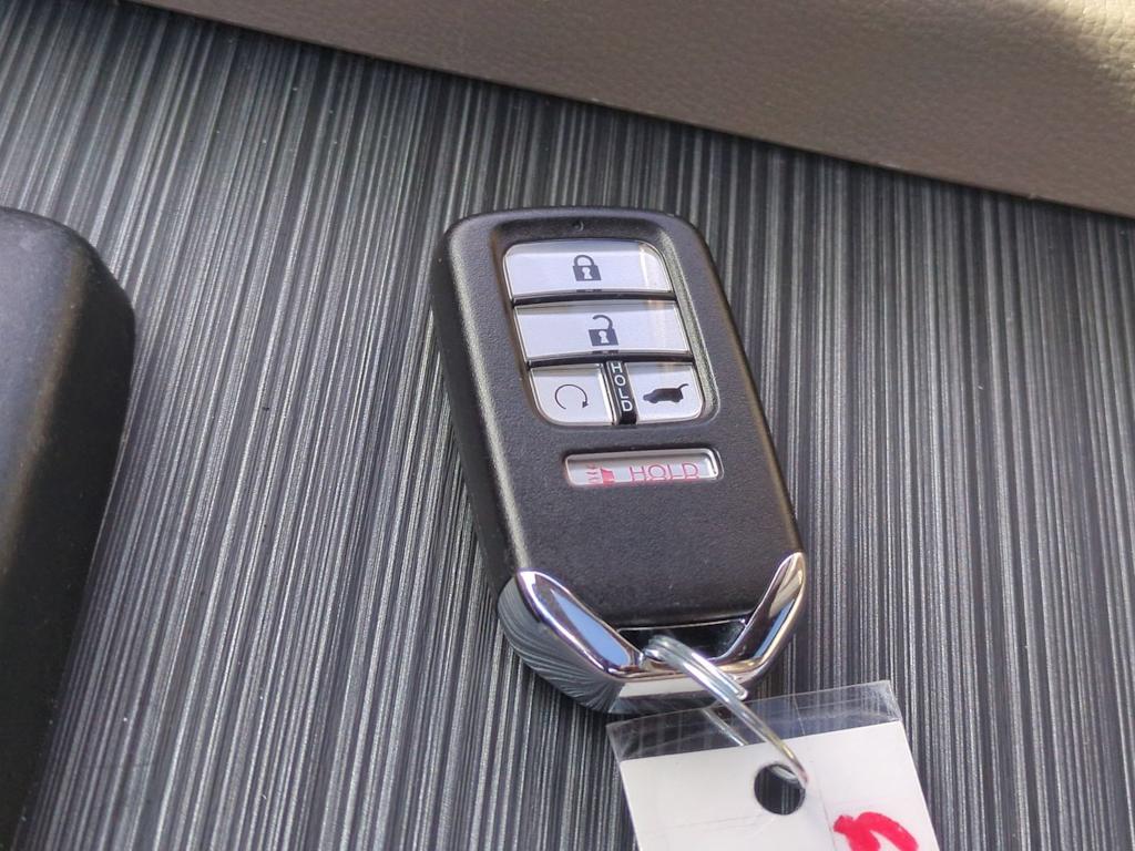 Thumbnail: 2016 Honda Pilot - 17