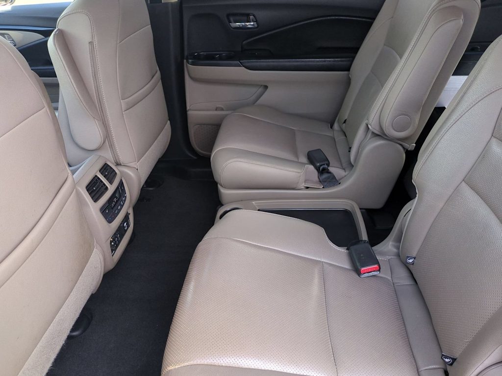 Thumbnail: 2016 Honda Pilot - 12