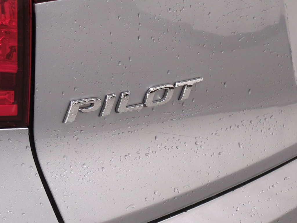 Thumbnail: 2018 Honda Pilot - 33