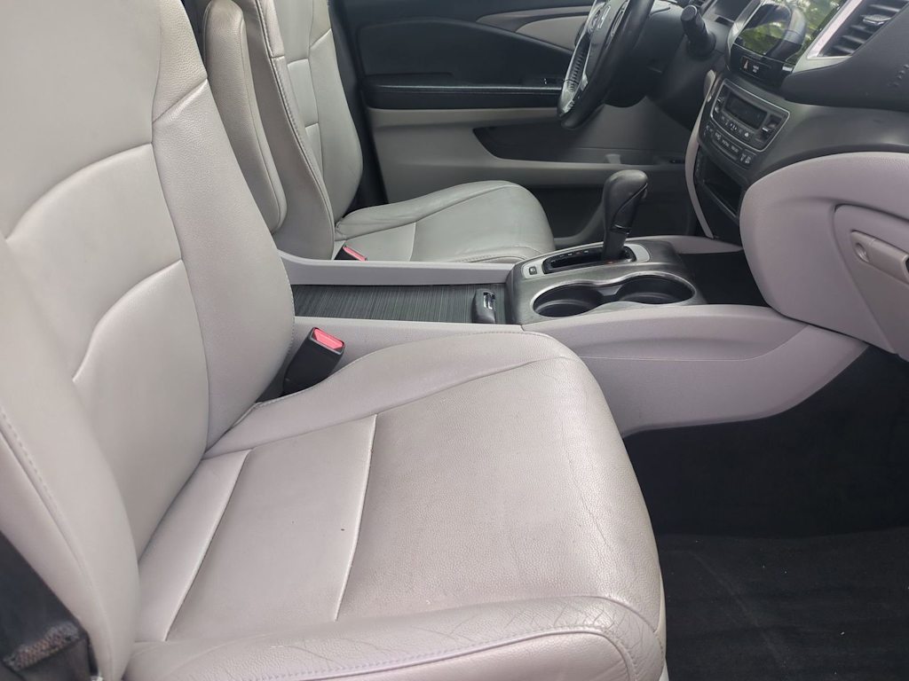Thumbnail: 2016 Honda Pilot - 29