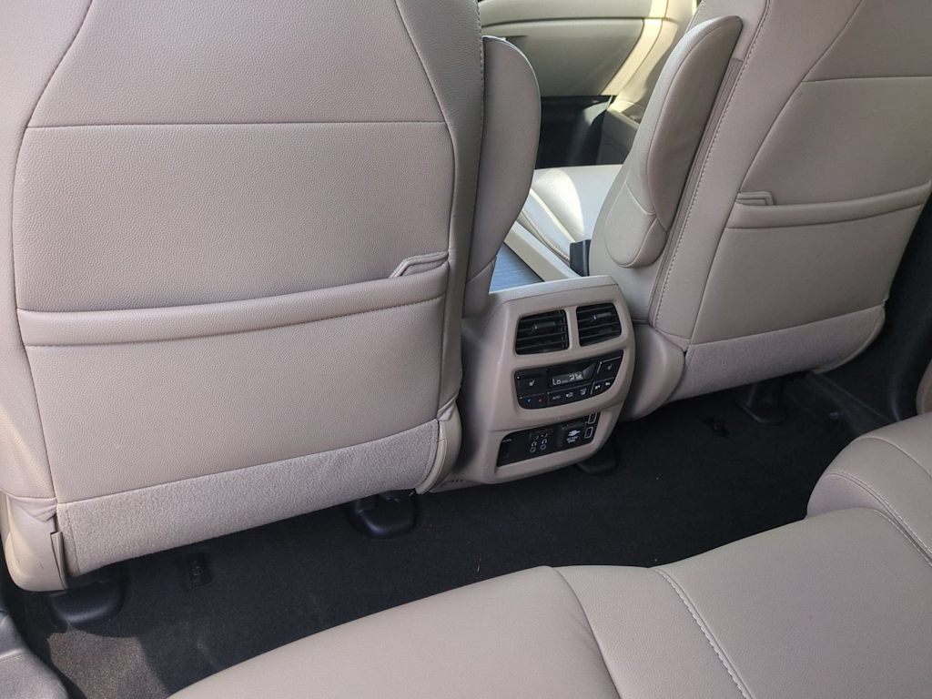 Thumbnail: 2020 Honda Pilot - 26