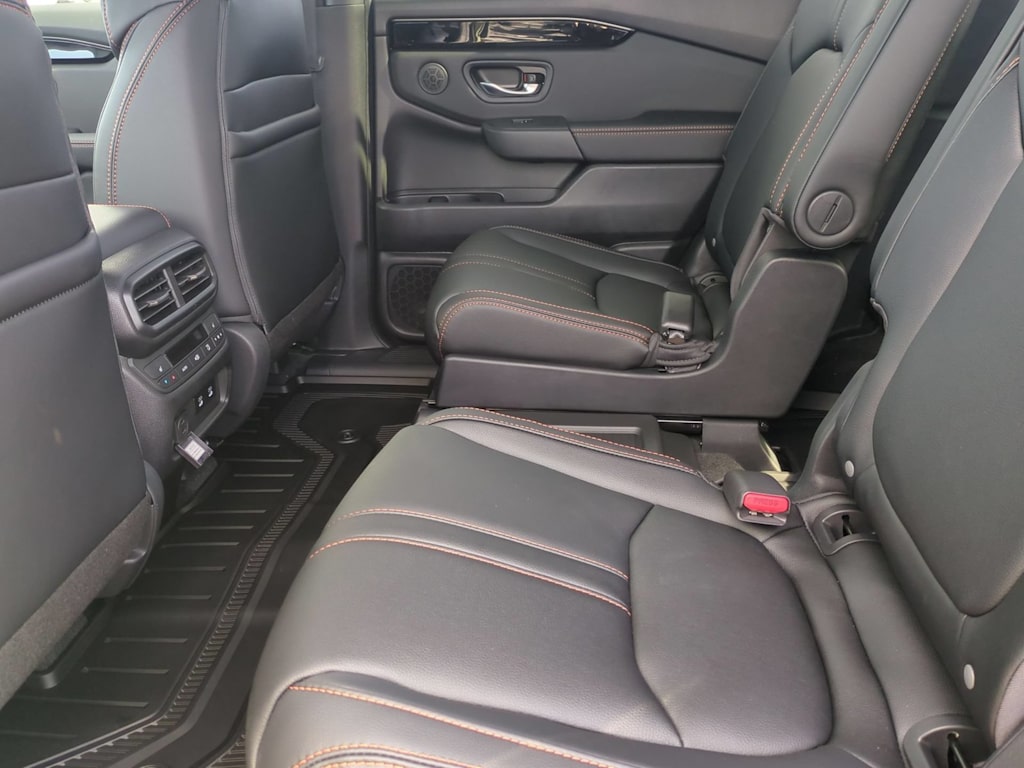 Thumbnail: 2026 Honda Pilot - 12